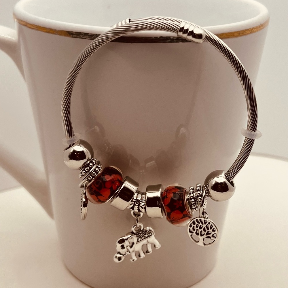 Stainless steel bracelet for women elegant design - Picture 3 of 5